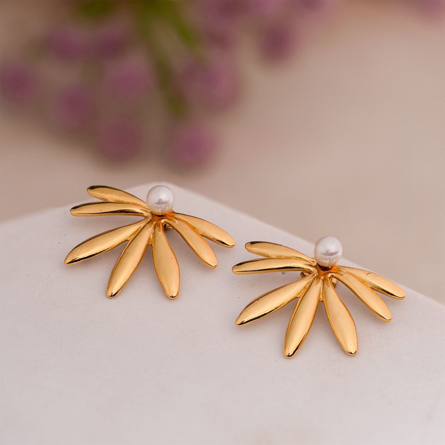 Amelie Petal Pearl 18K Gold Stud Earrings