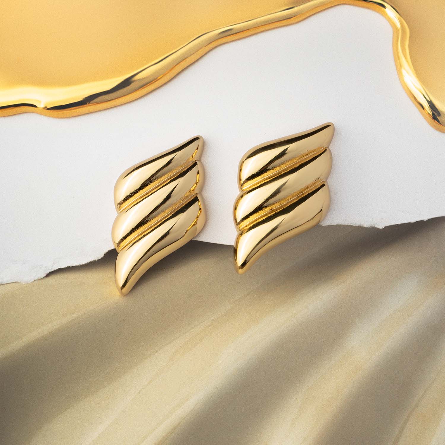 Eleanor Wave 18K Gold Stud Earrings