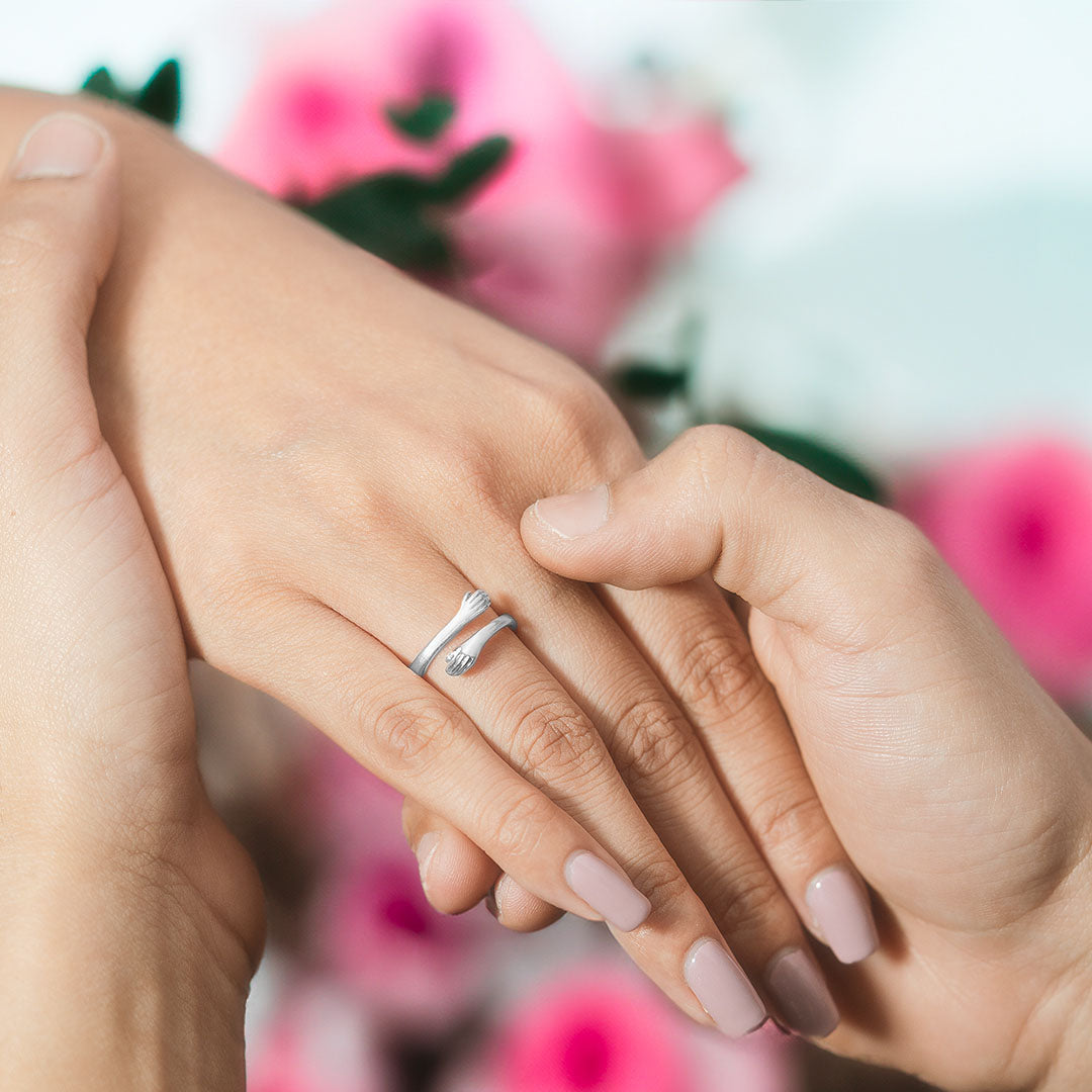 Adjustable Hug Ring Mesmerize India