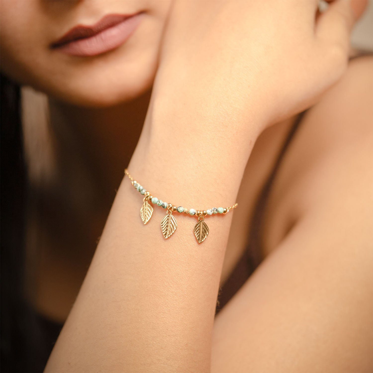 Oriana Minimal Leaf Drop Gold Natural Stone Bracelet Turquoise