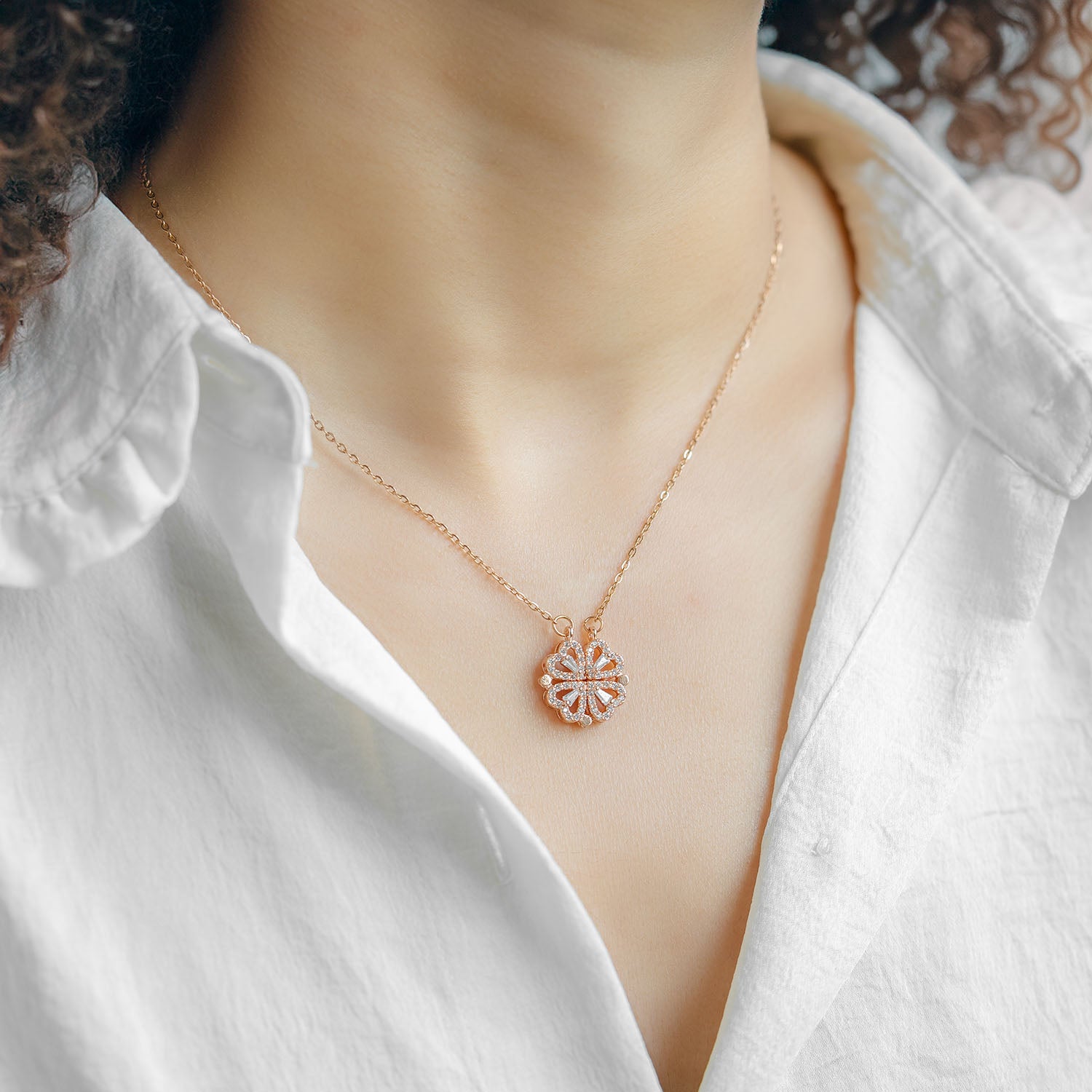 W Premium Jewellery Necklace Clover Magnetic Rose Gold