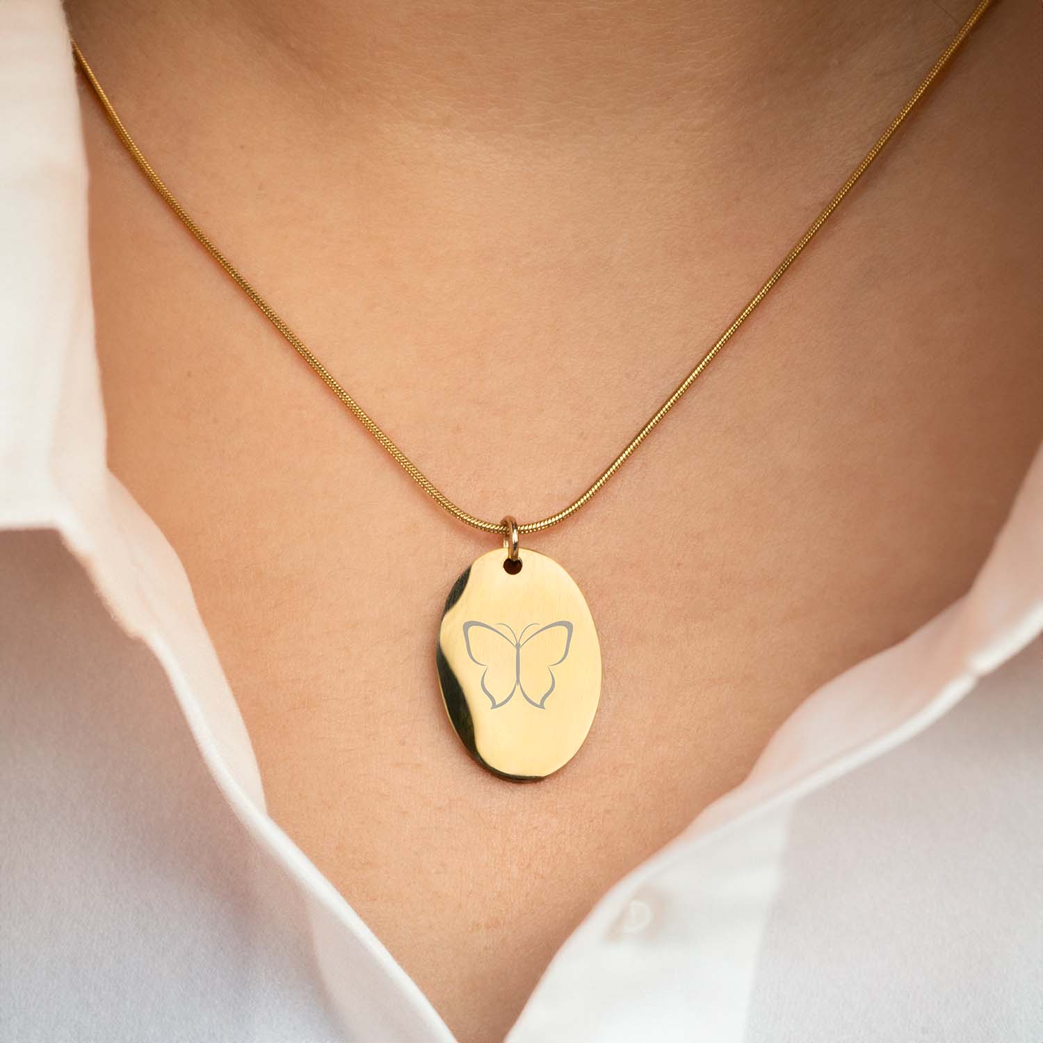 Butterfly Oval Necklace Gold