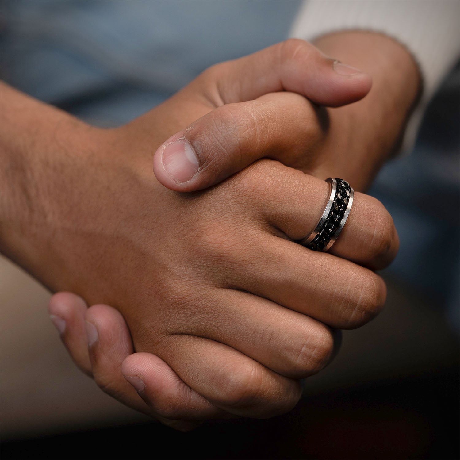Edge Spinning Black Band Ring