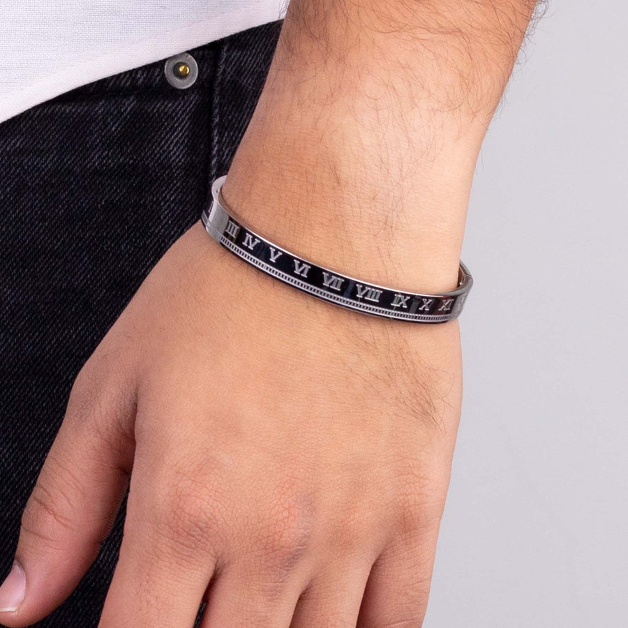 Lucius Oval Kada Bracelet
