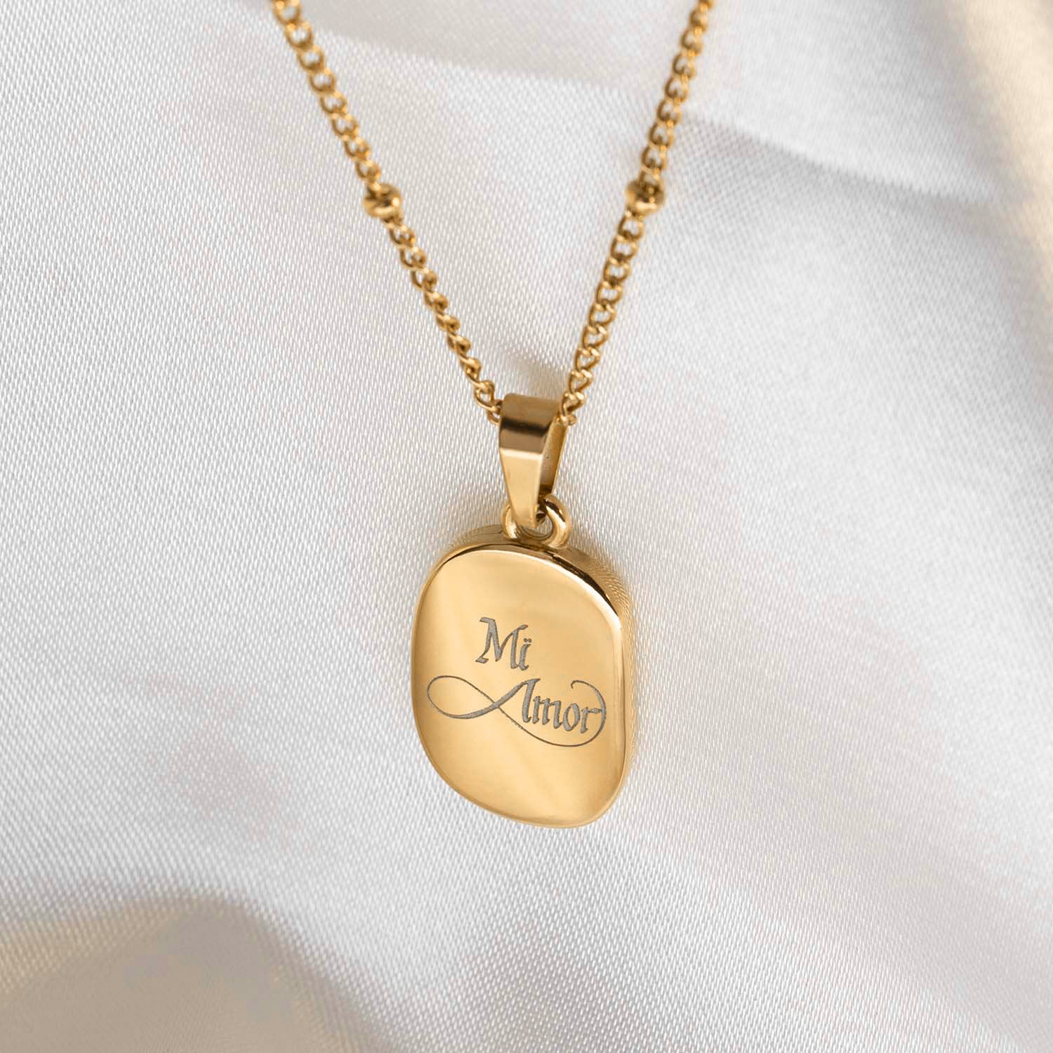 Mi Amor Belle Rose Necklace Gold