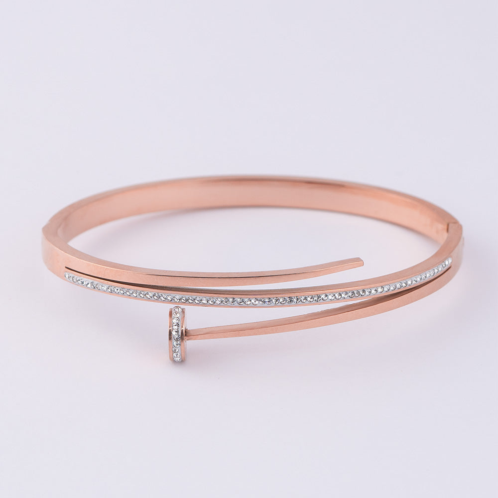 W Premium Jewellery Nail Cuff Diamond Bracelet