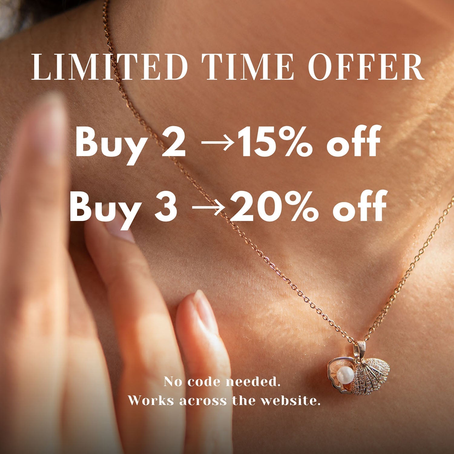 W Premium Jewellery Rose Gold Mini Daisy Necklace