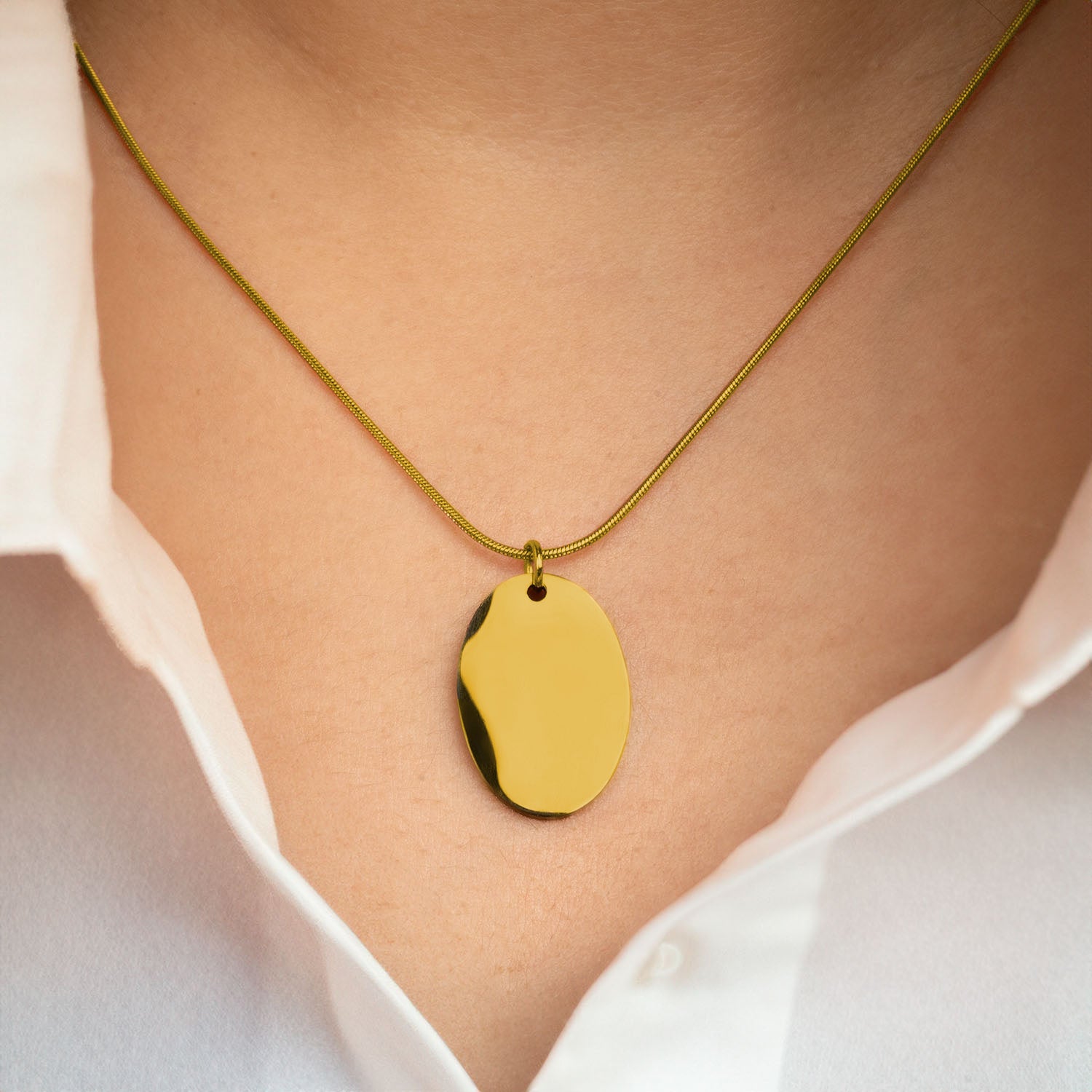 Oval Necklace Gold