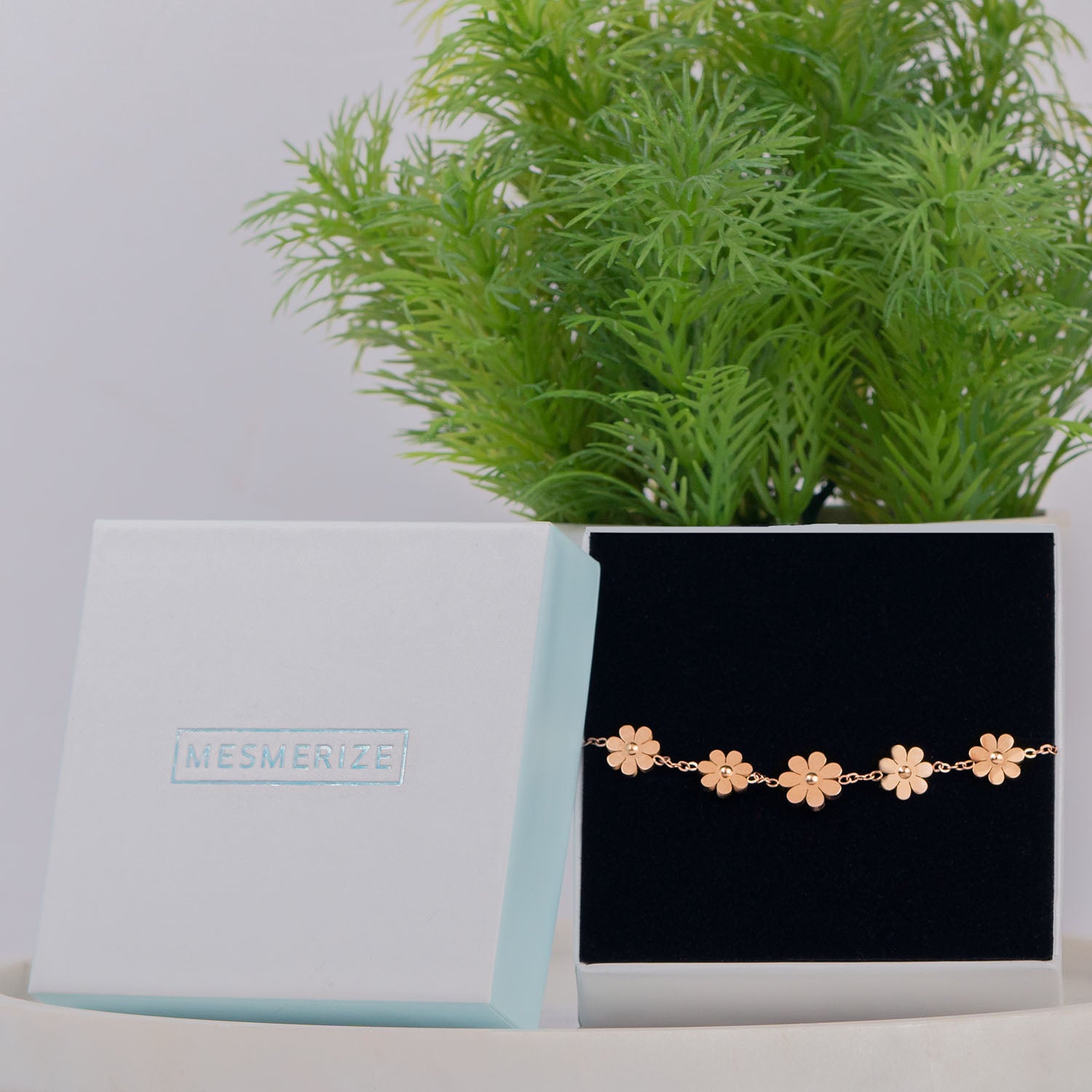 W Premium Jewellery Rose Gold Mini Daisy Bracelet