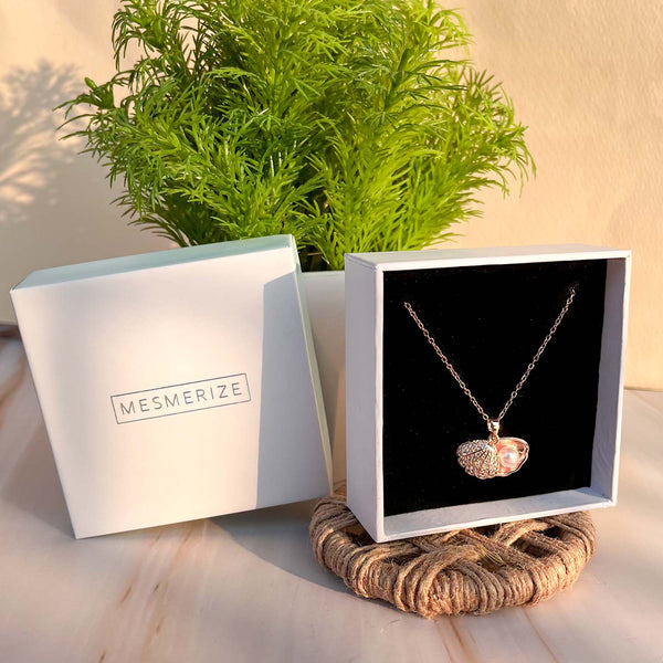 Rose Gold Pearl Shell Necklace