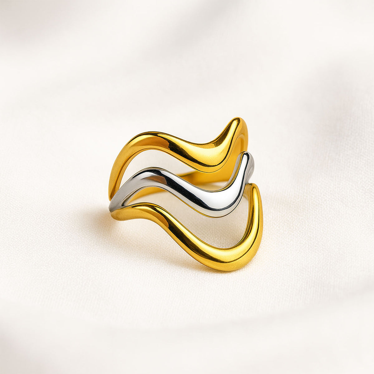 Zenith Contour Stack Dual Tone Ring | Mesmerize