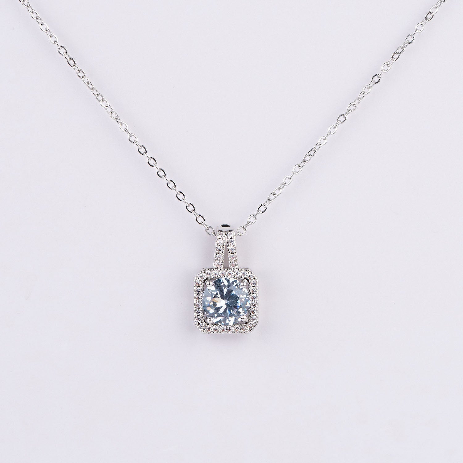 W Premium Jewellery Necklace Radiant Silver