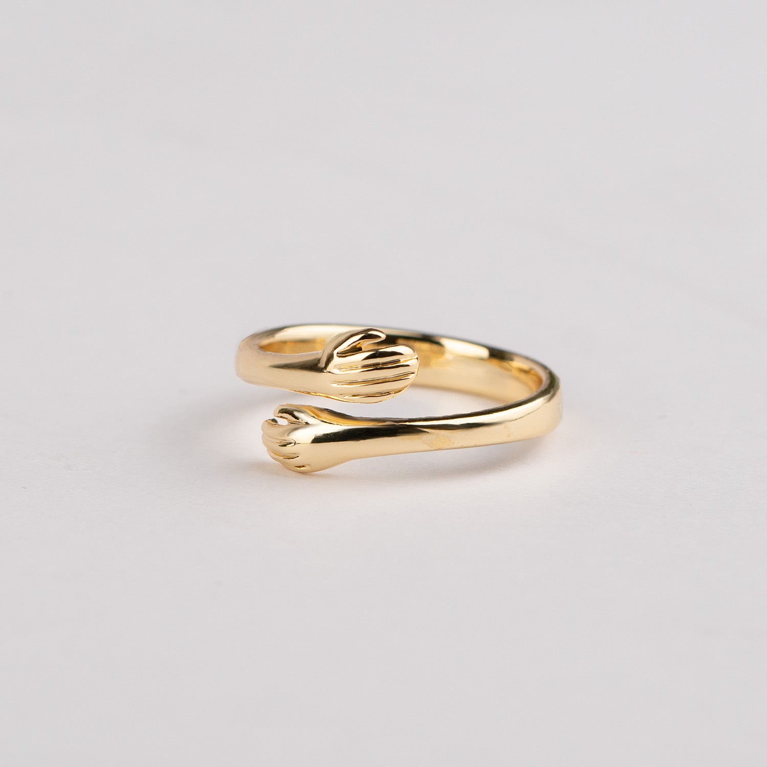 W Premium Jewellery Rings Hug Ring Gold